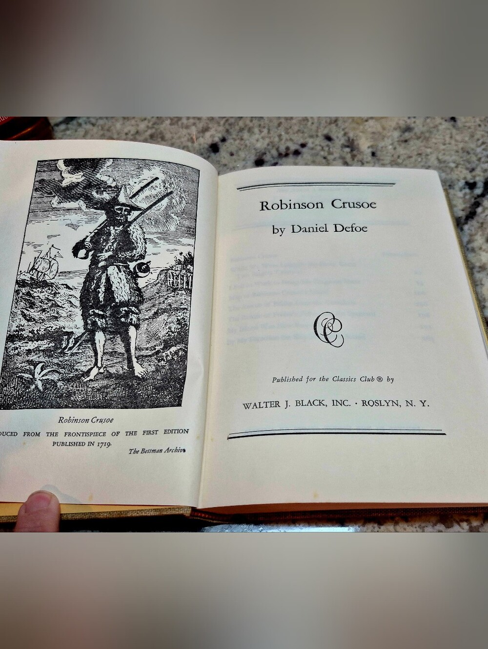 Roninson Crusoe by Daniel DeFoe - Classics Club - Hardcover - 1941
